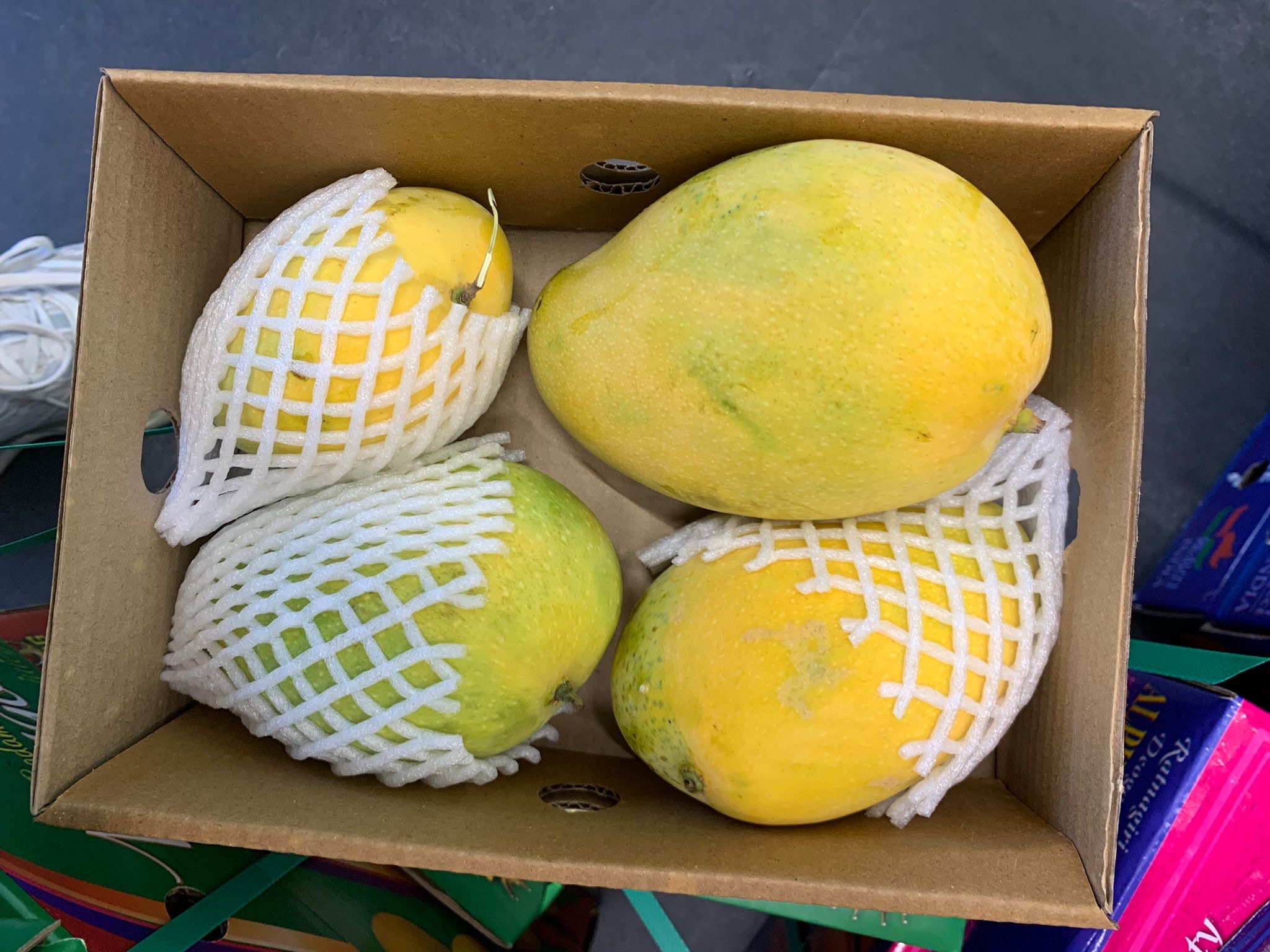 Badami Mango Box